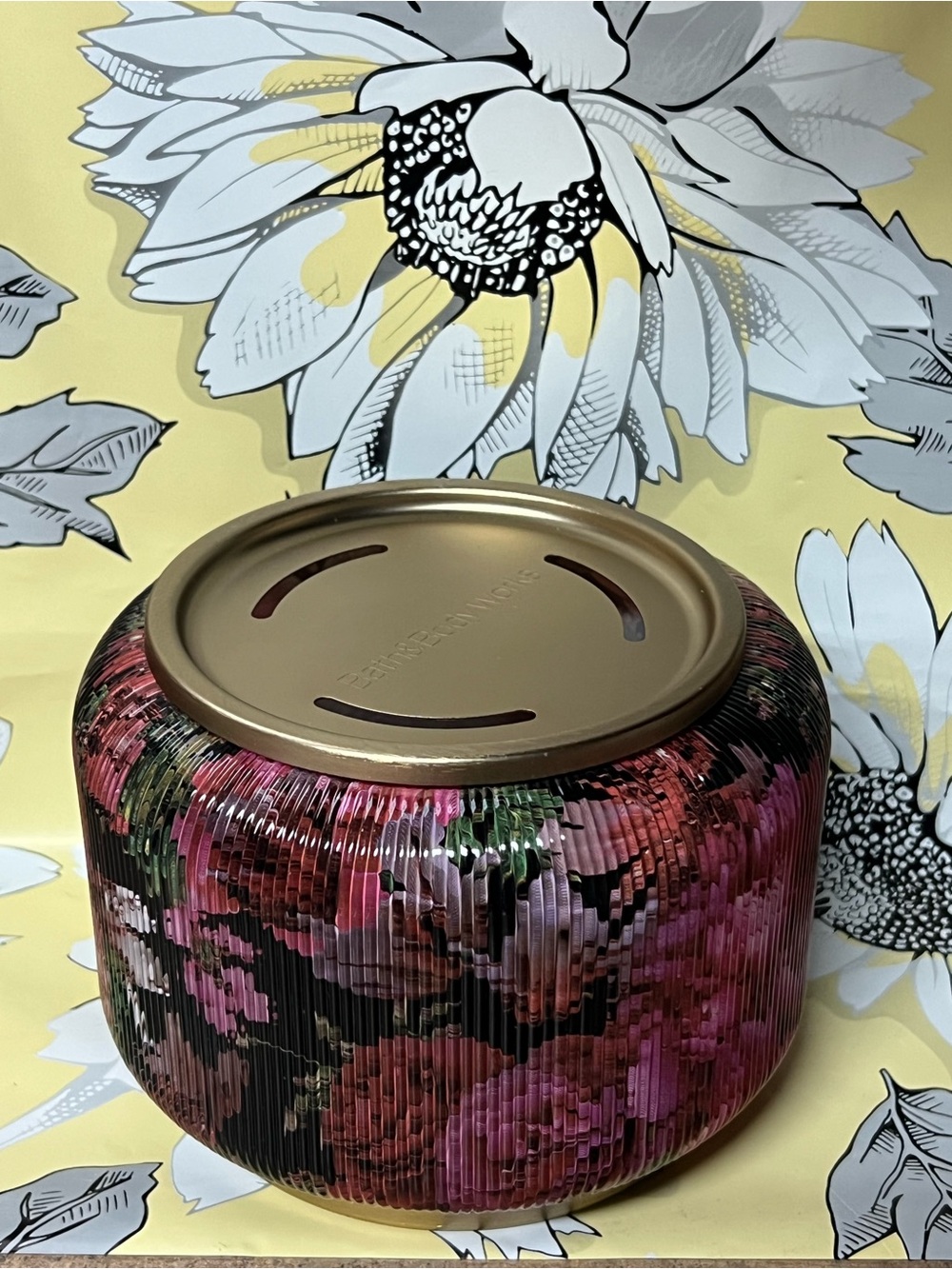 Bath & Body Works Floral Ribbed Glass 3 Wick Candle Holder New